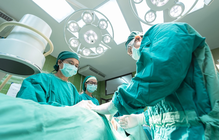 Top 4 trending UK healthcare jobs with visa sponsorship.